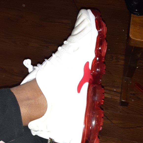 vapormax orange bubble